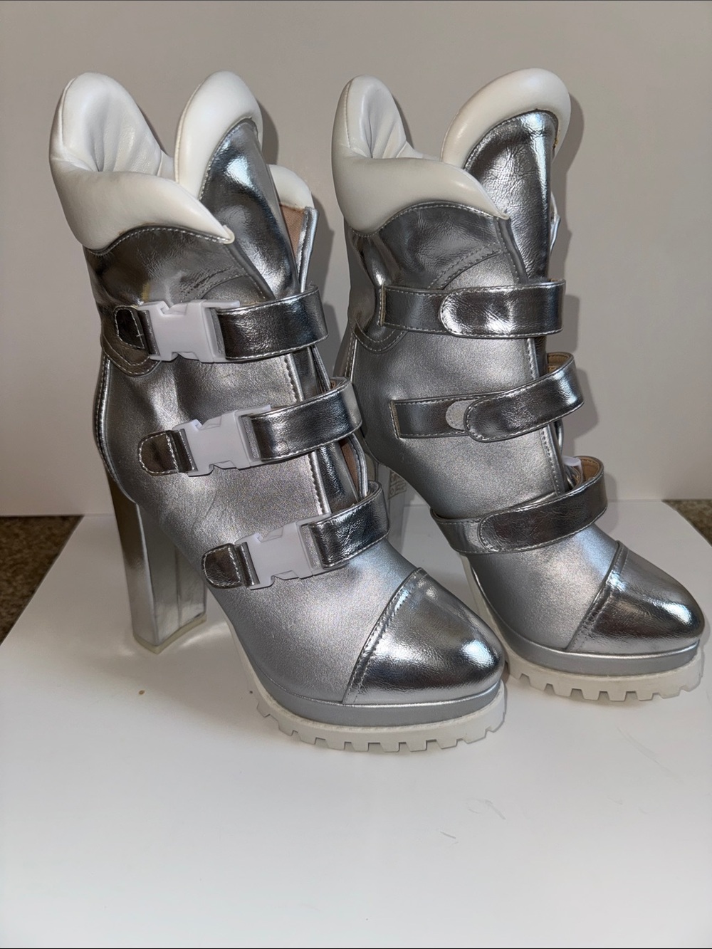 Mackin J Silver High-Heel Buckle Ankle Boots - Women's Fashion Boots size 36